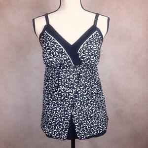 Maxine Of Hollywood Black and White Tankini Swim Top Size 10